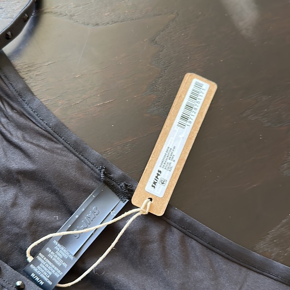 RECYCLED SWIM THE BIKINI BOTTOM W/ STUDS ONYX - Picture 3 of 3